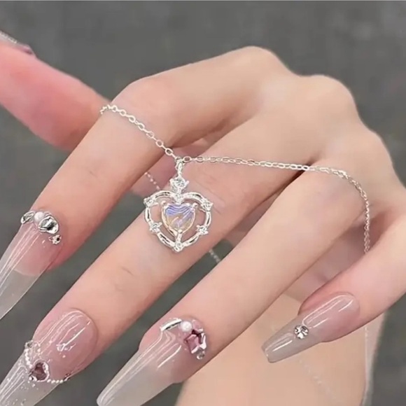 Jewelry - Silver Heart Pendant Necklace
